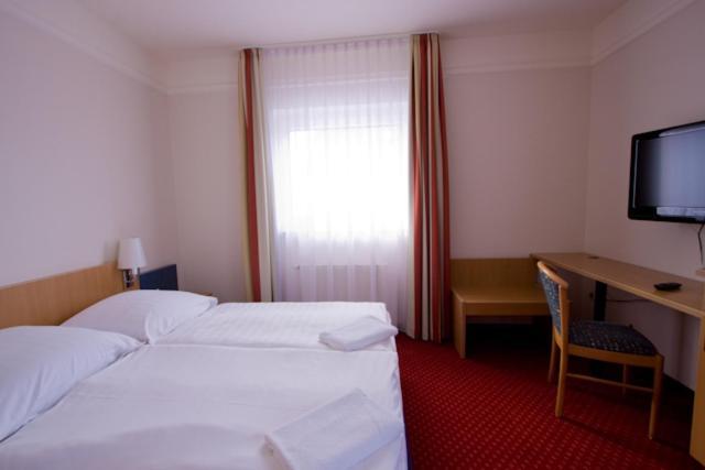 Hotel Jacobsberg Oschersleben Exteriör bild